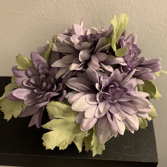 ✨2/$20 ✨ FAUX Potted Flowers - Picture 2 of 3